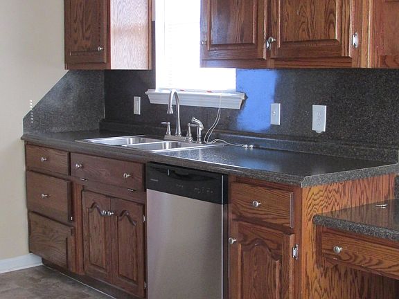 Kitchen with Stainless Appliance Package
