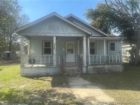 233 N 2nd St, Saint Pauls, NC 28384