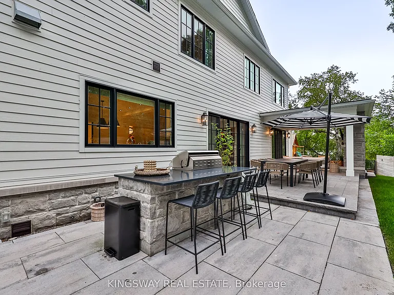 993 Albertson Cres — Photo 45