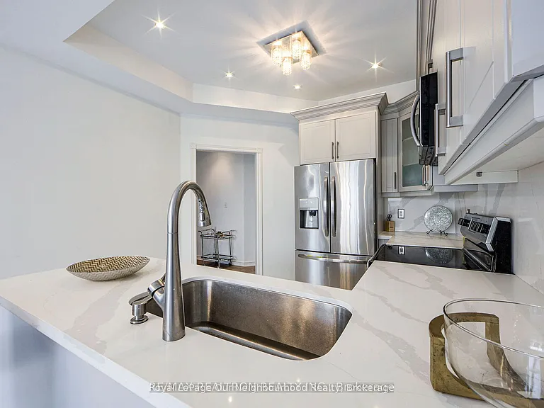 269 Treasure Rd E #UPPER — Photo 18