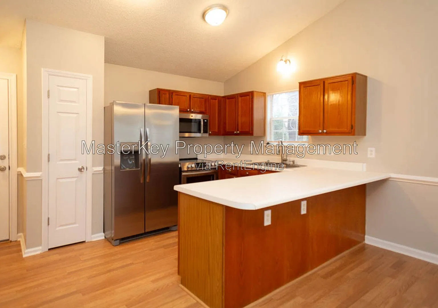 3 bed, 2.0 bath, 1129 sqft, $1,900 — Photo 4
