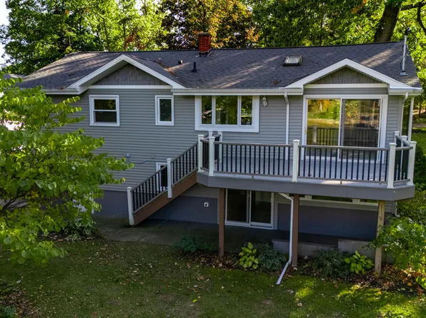 1173 E Crooked Lake Dr, Kalamazoo, MI 49009