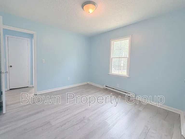 1547 Center St — Photo 11