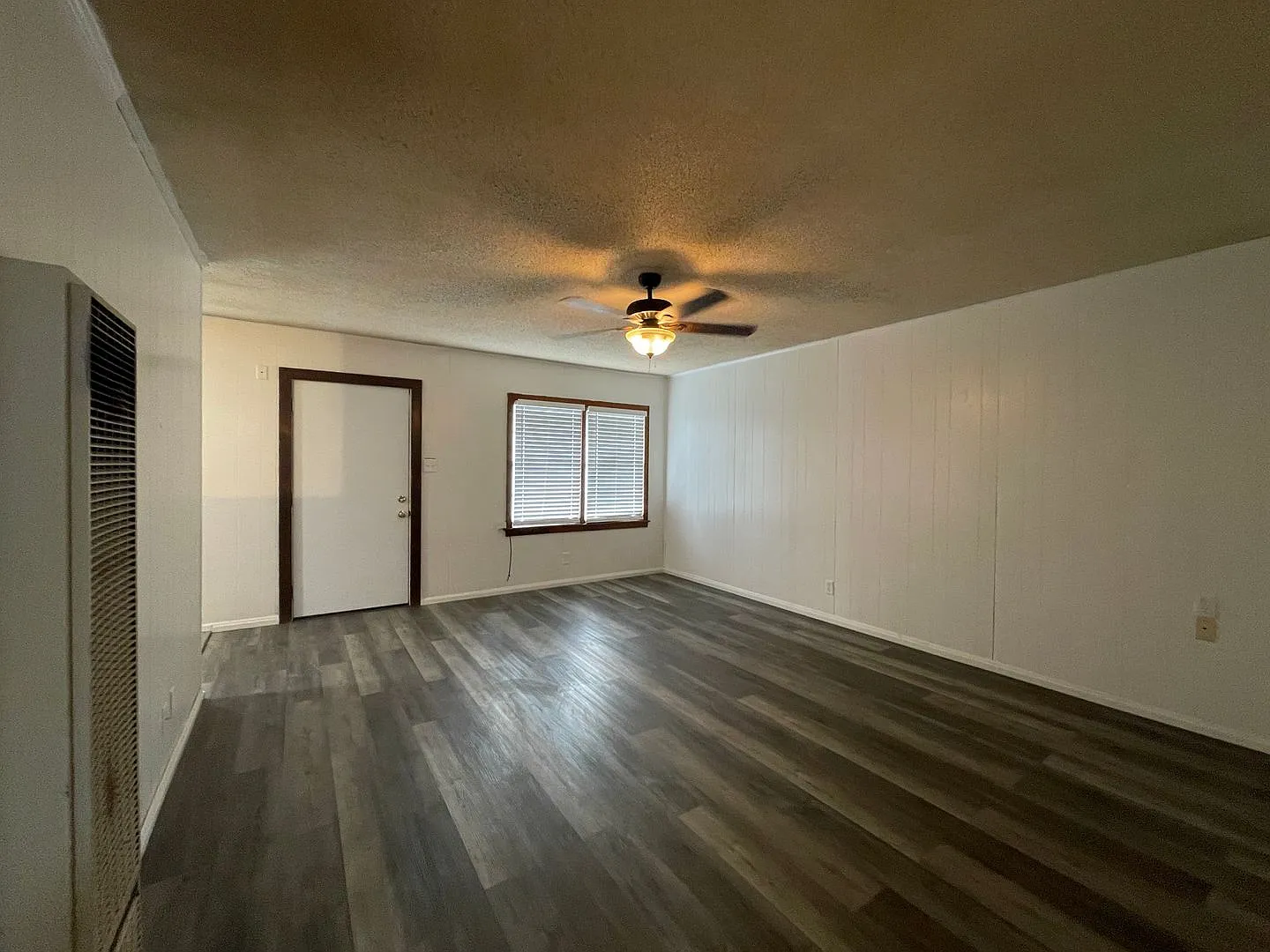 Conveniently-located 2-Bedroom Duplex with Premium Upgrades! — Photo 4