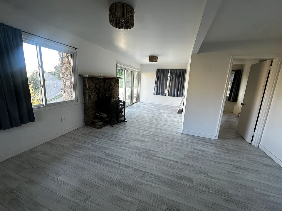 285 Gateway Rd #2