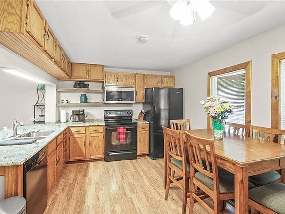 5th image of 207 W 23rd St S