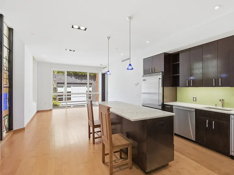 135 W 4th St #3W — Photo 7