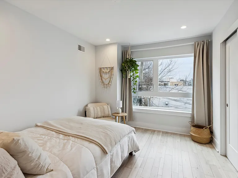 1343 S Lambert St — Photo 11