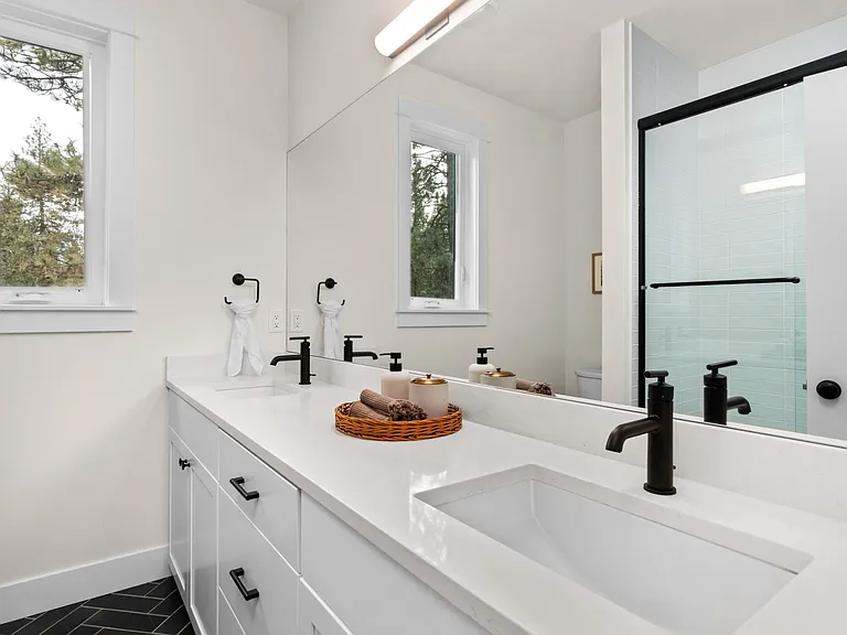 61662 SW Woodriver Dr — Photo 28