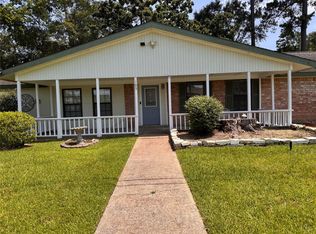 105 Magnolia Ln, Conroe, TX 77304