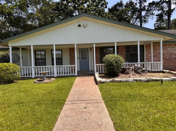 105 Magnolia Ln, Conroe, TX 77304