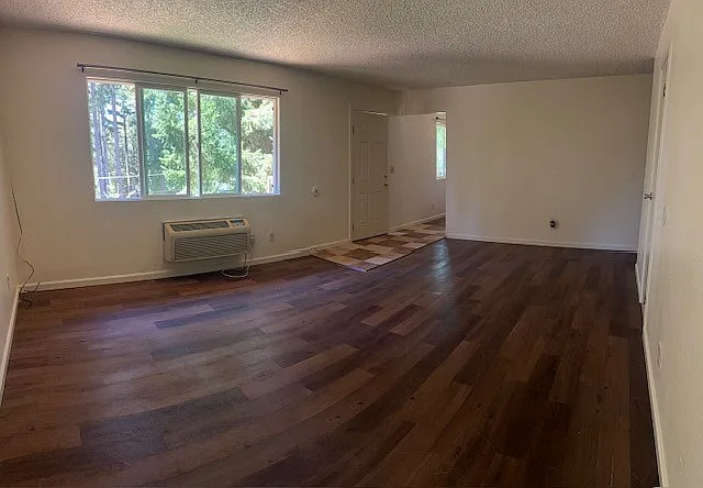 1532 Daphne Dr #B — Photo 4