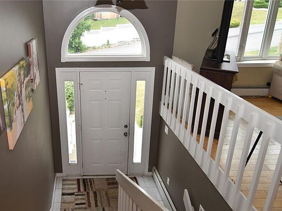 4th image of 28 White Dr