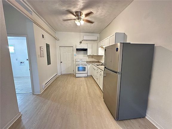 5th image of 203 NE 2nd St