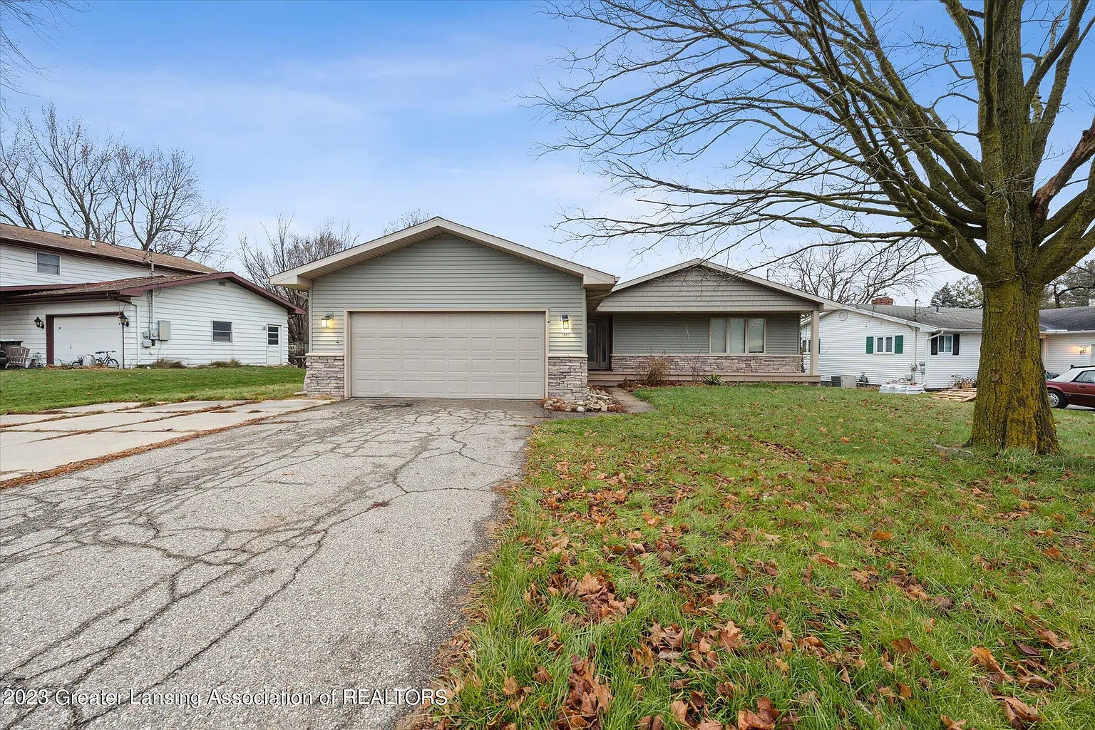 1250 S Geneva Dr photo 1