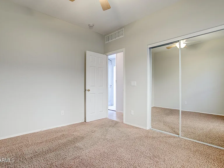 4323 W T Ryan Ln — Photo 33
