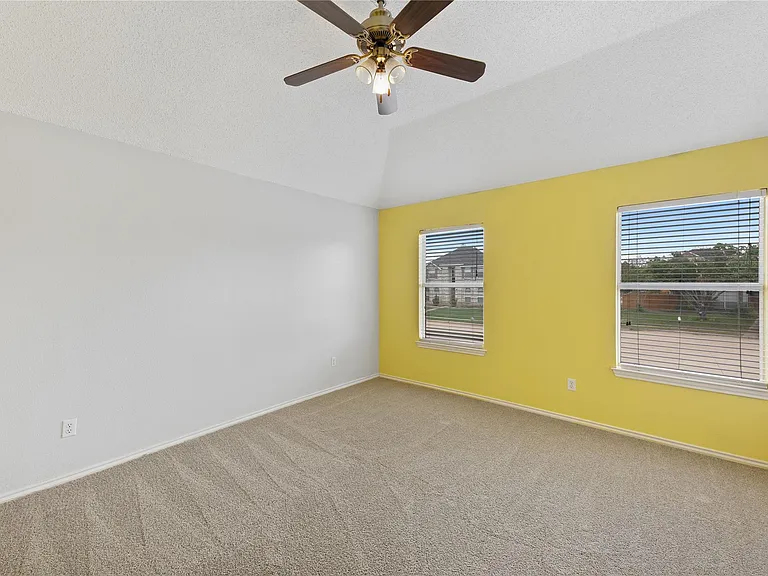 776 Monticello Cir — Photo 17