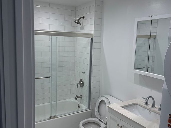 2nd image of 632 Norwich Rd #3