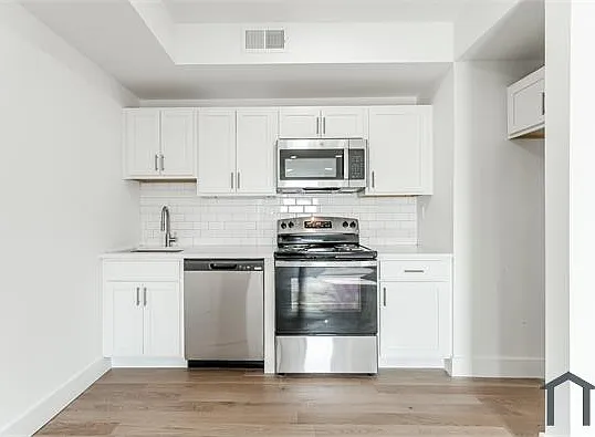 1611 Foulkrod St #203 — Photo 3