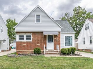 8212 Parmenter Dr, Parma, OH