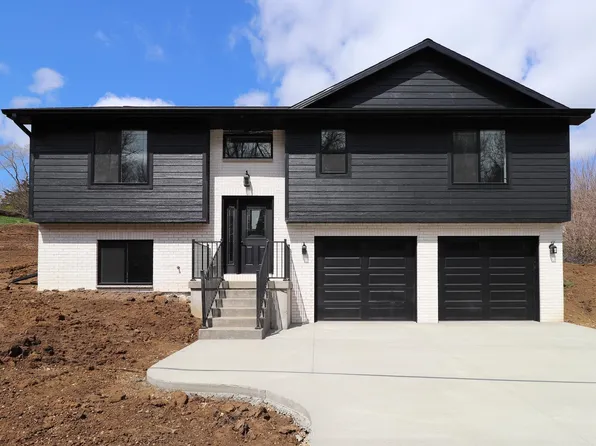 227 Olympic Heights Rd, Dubuque, IA 52001