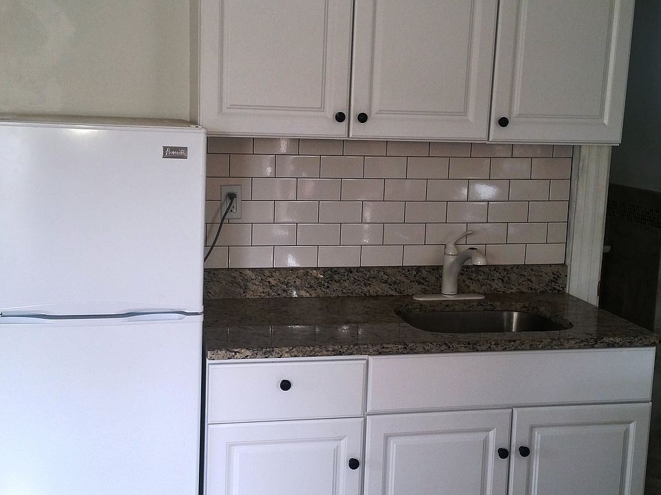 2nd image of 79 Williams Ave APT 4