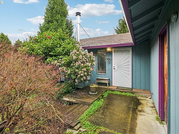5th image of 17511 SE Scrutton Ln
