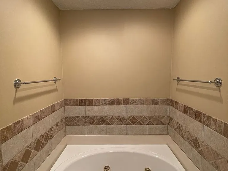 260 Windsor Garden Dr — Photo 18