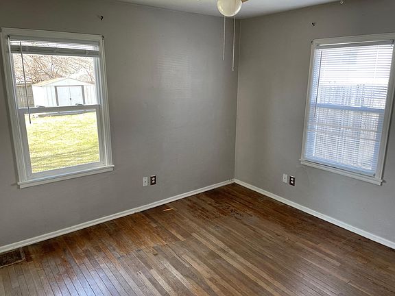 5th image of 4921 N Best St