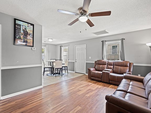 5th image of 5168 Spring St.
