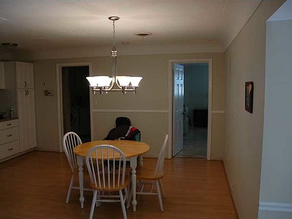 5th image of 1008 SE 14th St
