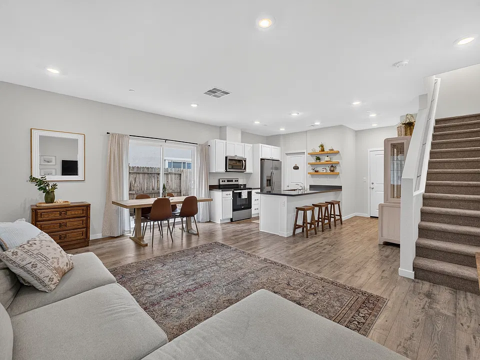 5168 Molino Cir