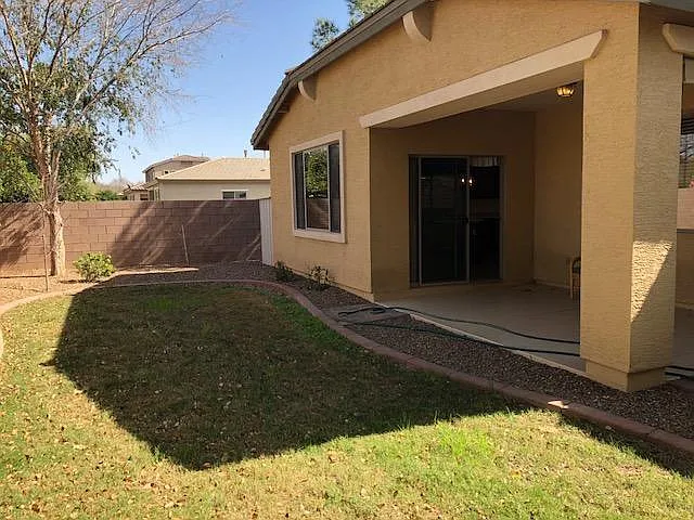 18642 E Swan Dr — Photo 4