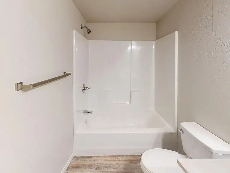 466 Constitution Blvd — Photo 8