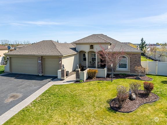 2nd image of 7849 Blue Jay Drive NE