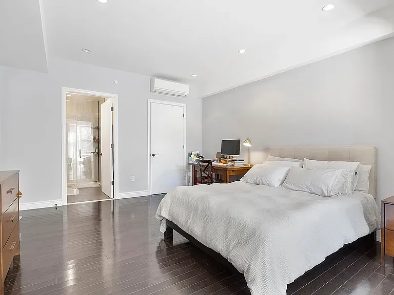 30-11 21st St #2A — Photo 11