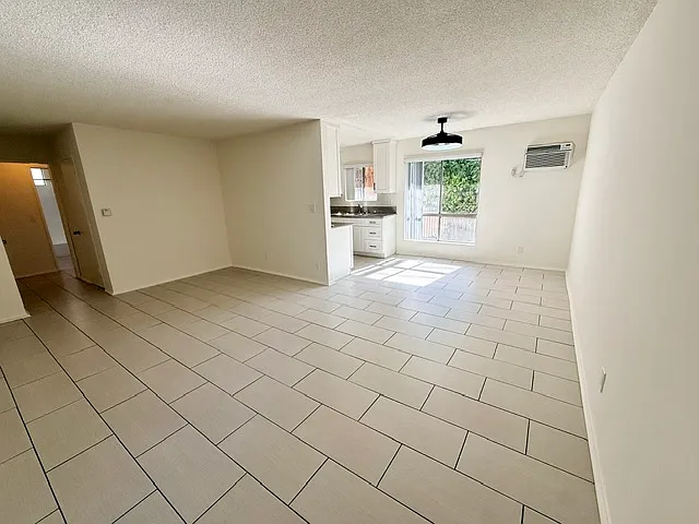 2 bed, 1100 sqft, $3,295 — Photo 3