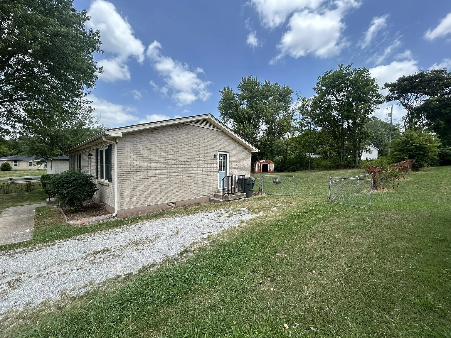 3 bed, 1100 sqft, $1,595 — Photo 2