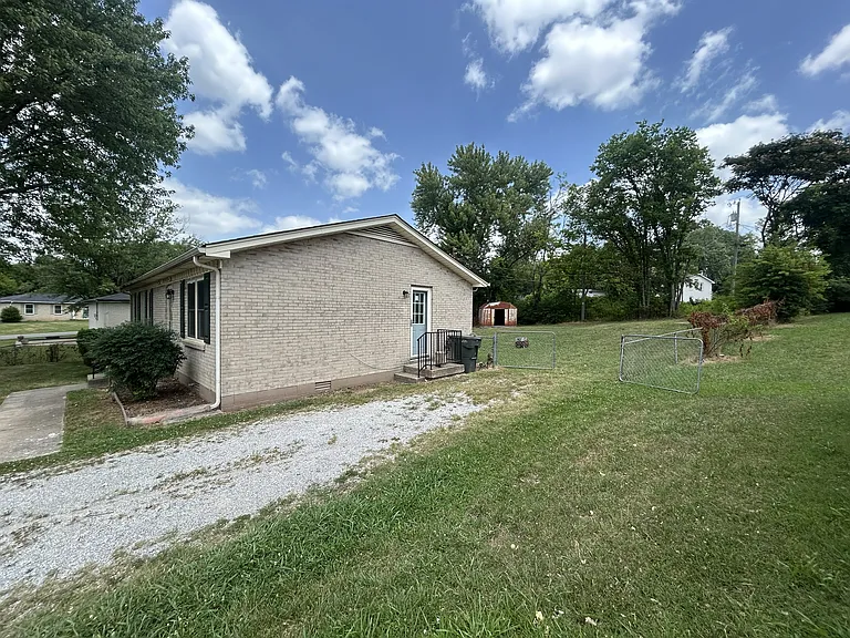 808 Goldcrest Dr — Photo 2