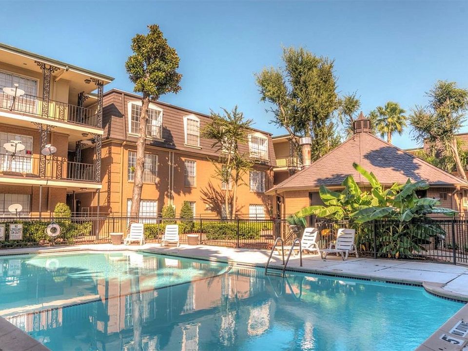 1st image of 9407 Westheimer Rd #305