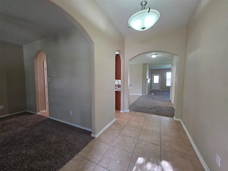 2242 Waxwing Dr — Photo 2