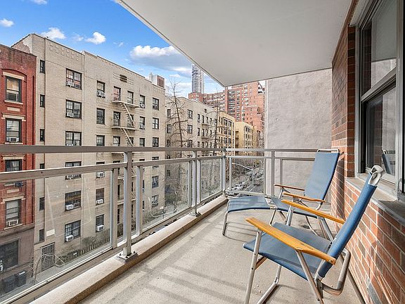 5th image of 360 E 72nd St APT B505
