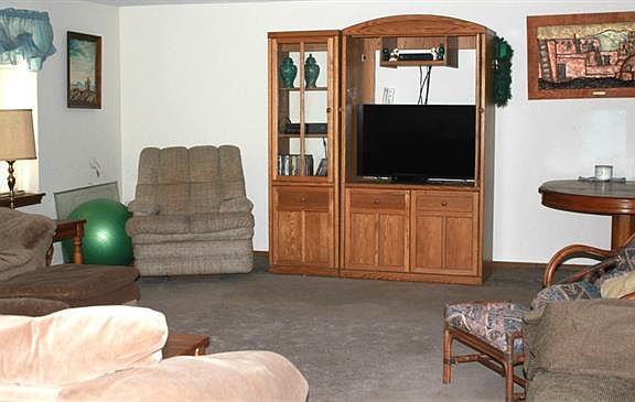3rd image of 1120 Fairlawn Dr