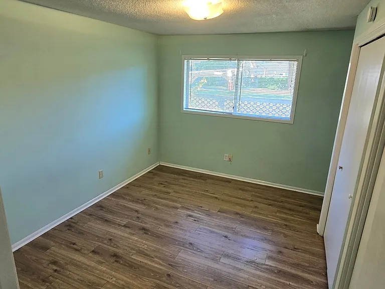 3224 Summers Ln — Photo 4