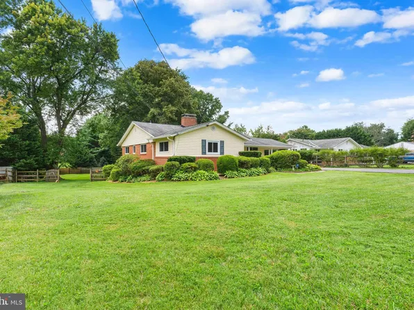 14404 Brookmead Dr, Germantown, MD 20874