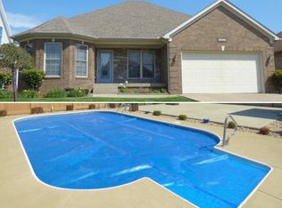5913 Soverign Ct, Louisville, KY 40258