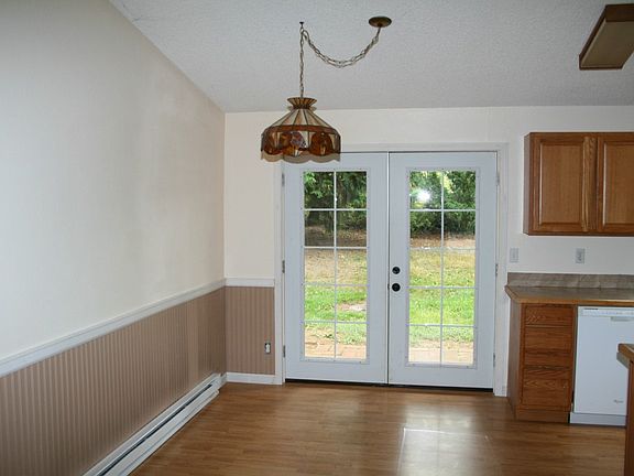 5th image of 26833 Border Way NE