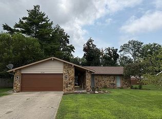 1009 S Buckingham Rd, Yorktown, IN 47396