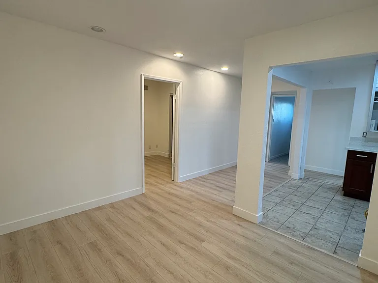 528 N Placentia Ave — Photo 15