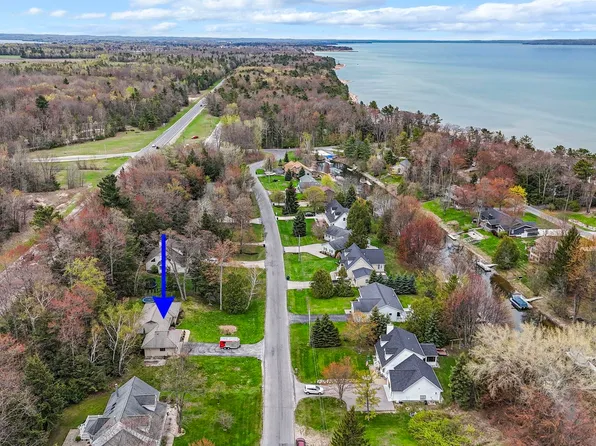 6831 E Harbor Dr, Elk Rapids, MI 49629
